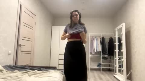 Emily online show from September 25, 3:49 pm