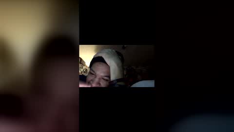 Snapshot of frozen232 chatting on June 7, 7:50 pm Fabian online show from June 7, 7:50 pm