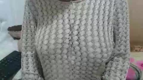 Snapshot of fruity28 chatting on October 25, 9:28 am fruity28 online show from October 25, 9:28 am