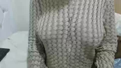 Snapshot of fruity28 chatting on October 27, 8:18 am fruity28 online show from October 27, 8:18 am