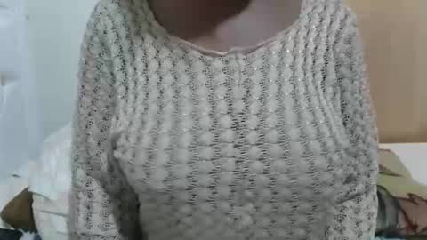 Snapshot of fruity28 chatting on November 2, 8:28 am fruity28 online show from November 2, 8:28 am