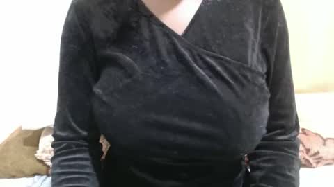 Snapshot of fruity28 chatting on November 3, 8:37 am fruity28 online show from November 3, 8:37 am