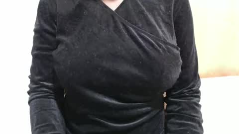 Snapshot of fruity28 chatting on November 29, 6:05 am fruity28 online show from November 29, 6:05 am