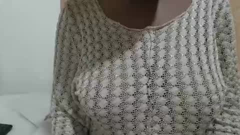 Snapshot of fruity28 chatting on December 3, 5:37 am fruity28 online show from December 3, 5:37 am