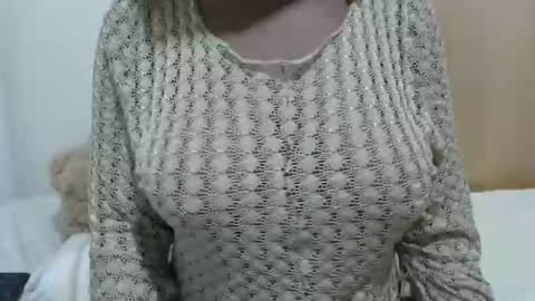 Snapshot of fruity28 chatting on December 5, 4:21 am fruity28 online show from December 5, 4:21 am