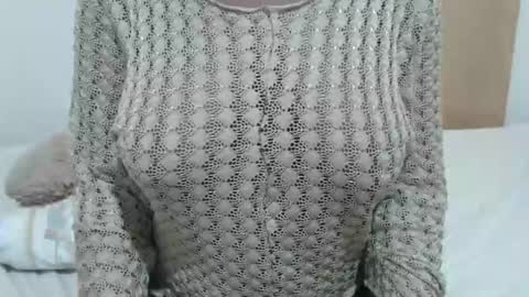 Snapshot of fruity28 chatting on December 5, 4:25 pm fruity28 online show from December 5, 4:25 pm