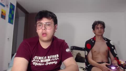 Snapshot of fuck_blow chatting on November 17, 10:15 pm uwu online show from November 17, 10:15 pm