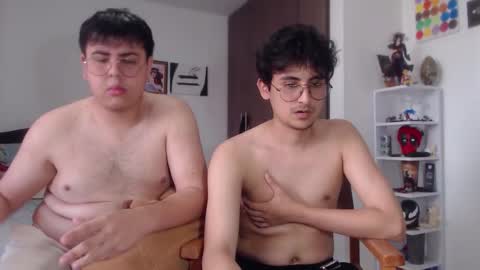 Snapshot of fuck_blow chatting on November 22, 7:46 pm uwu online show from November 22, 7:46 pm