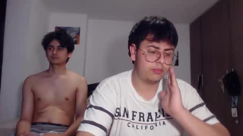 Snapshot of fuck_blow chatting on November 30, 10:47 pm uwu online show from November 30, 10:47 pm