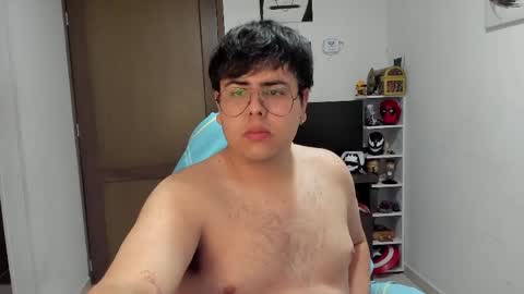 Snapshot of fuck_blow chatting on March 26, 3:34 am uwu online show from March 26, 3:34 am