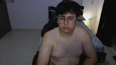 Snapshot of fuck_blow chatting on March 27, 7:14 am uwu online show from March 27, 7:14 am