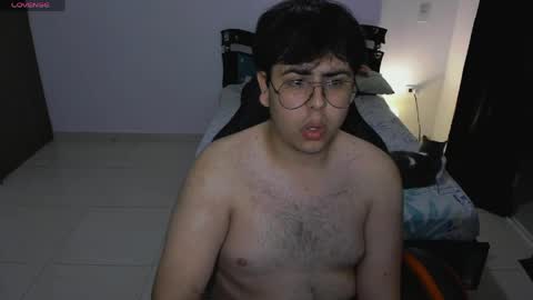 Snapshot of fuck_blow chatting on March 27, 8:26 am uwu online show from March 27, 8:26 am