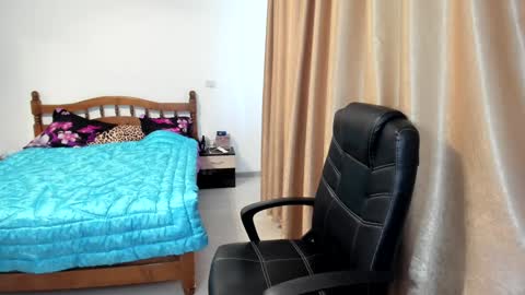 Angelique online show from February 6, 9:00 am