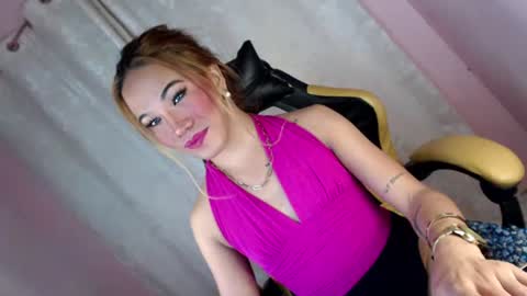 sweetyJENNY online show from December 6, 10:27 am