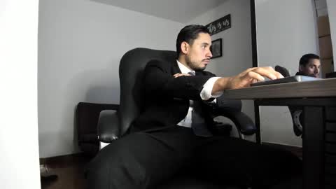 SERGIO THE SEX LAWYER online show from October 28, 9:17 pm