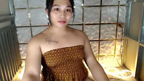 ITS ME CRYSTAL online show from February 17, 2:46 pm