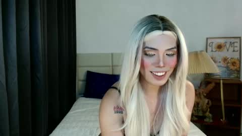 MISS NEILLY online show from October 28, 5:22 am