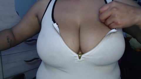 Mia and Gary  online show from January 16, 2:59 am