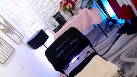 Snapshot of fuckingdoll69xx chatting on April 2, 1:20 pm fuckingdoll69xx online show from April 2, 1:20 pm
