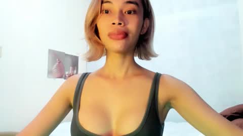 fuckingsexy143 online show from June 6, 2:27 am