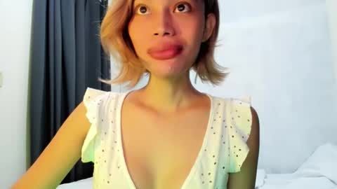 fuckingsexy143 online show from June 10, 2:01 am