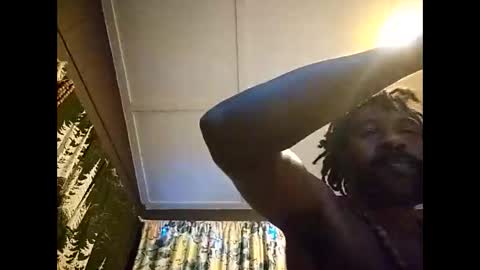 Snapshot of fucmebudoo chatting on November 27, 10:28 am Warwick online show from November 27, 10:28 am