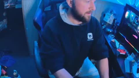 Snapshot of fufupop chatting on October 19, 9:37 pm fufupop online show from October 19, 9:37 pm