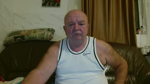 fullballs6 online show from December 16, 4:06 am