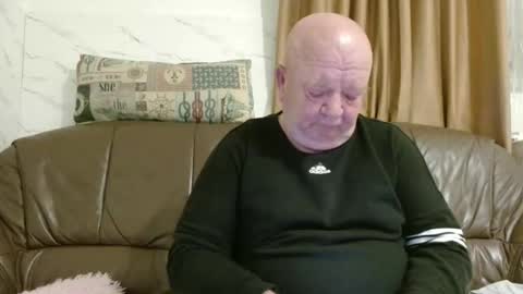 fullballs6 online show from March 19, 2:15 am