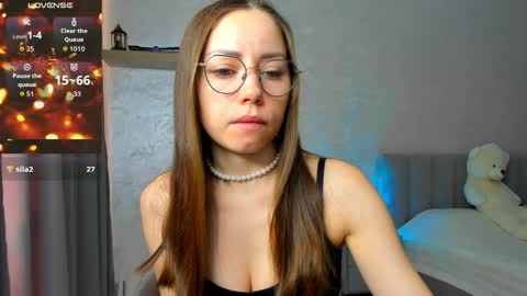 Snapshot of fun__nd__bun chatting on April 4, 1:37 am fun__nd__bun online show from April 4, 1:37 am