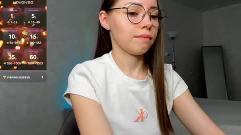 Snapshot of fun__nd__bun chatting on May 5, 2:08 am fun__nd__bun online show from May 5, 2:08 am
