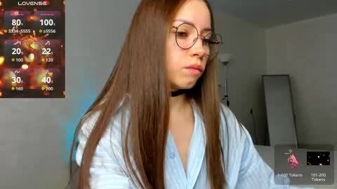 Snapshot of fun__nd__bun chatting on May 11, 1:33 am fun__nd__bun online show from May 11, 1:33 am