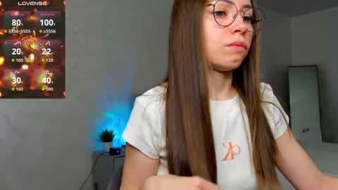 Snapshot of fun__nd__bun chatting on May 14, 1:34 am fun__nd__bun online show from May 14, 1:34 am