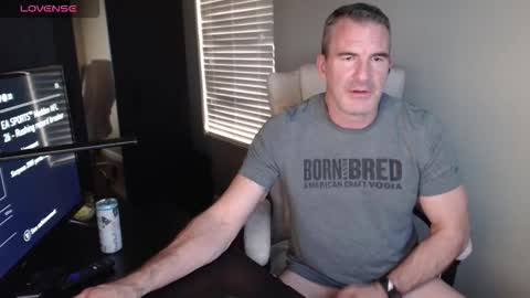 Snapshot of funfitmalelv2 chatting on March 19, 12:14 am funfitmalelv2 online show from March 19, 12:14 am