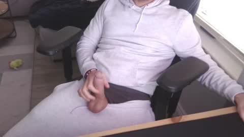 Snapshot of funkybits chatting on March 10, 12:59 pm funkybits online show from March 10, 12:59 pm