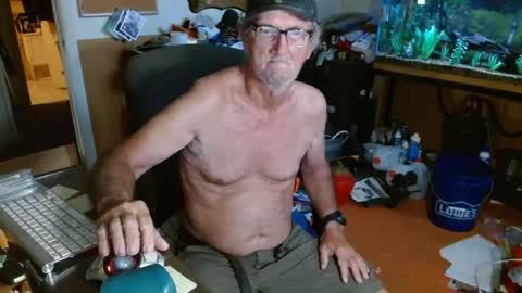 Snapshot of funmike2000 chatting on July 18, 11:03 am mike online show from July 18, 11:03 am