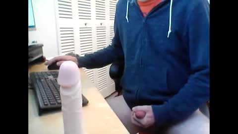 Snapshot of funtimes3957 chatting on January 6, 9:43 pm Funtimes3957 online show from January 6, 9:43 pm