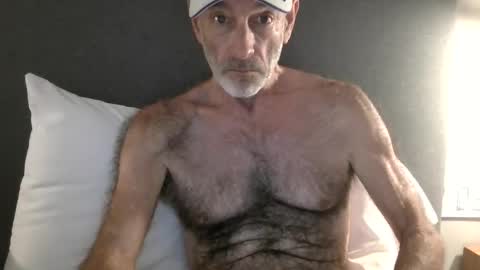 Snapshot of furrydawg chatting on November 16, 6:57 pm furrydawg online show from November 16, 6:57 pm