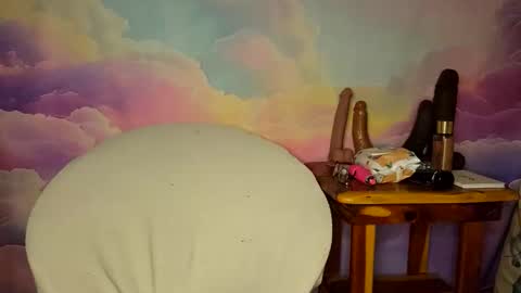 futuresizequeen online show from February 1, 3:05 am