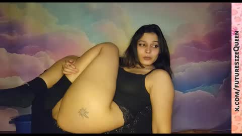 futuresizequeen online show from February 10, 2:59 am