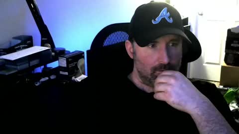 Snapshot of fuzz08 chatting on June 5, 10:43 am fuzz08 online show from June 5, 10:43 am