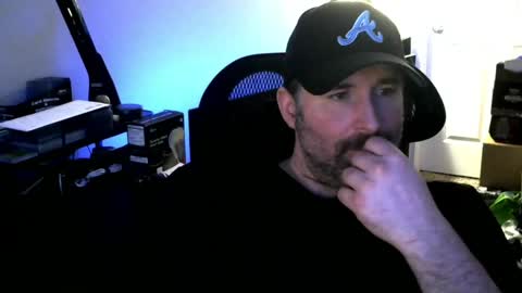 Snapshot of fuzz08 chatting on June 6, 2:16 am fuzz08 online show from June 6, 2:16 am