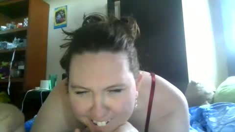 Snapshot of fuzzypeaches87 chatting on April 8, 1:55 pm fuzzypeaches87 online show from April 8, 1:55 pm