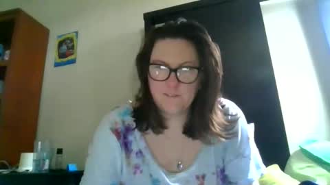 Snapshot of fuzzypeaches87 chatting on April 13, 2:55 pm fuzzypeaches87 online show from April 13, 2:55 pm