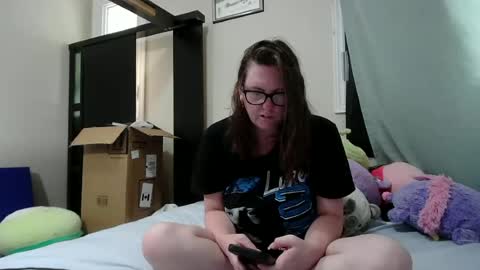 Snapshot of fuzzypeaches87 chatting on July 19, 5:05 pm fuzzypeaches87 online show from July 19, 5:05 pm