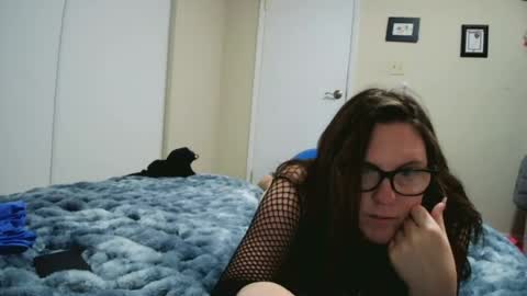 Snapshot of fuzzypeaches87 chatting on July 24, 3:59 am fuzzypeaches87 online show from July 24, 3:59 am