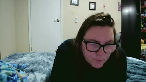 Snapshot of fuzzypeaches87 chatting on July 25, 4:32 am fuzzypeaches87 online show from July 25, 4:32 am