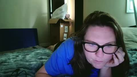 Snapshot of fuzzypeaches87 chatting on July 25, 6:49 pm fuzzypeaches87 online show from July 25, 6:49 pm