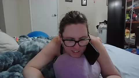 Snapshot of fuzzypeaches87 chatting on July 27, 5:20 pm fuzzypeaches87 online show from July 27, 5:20 pm