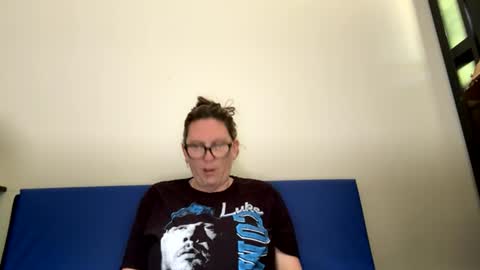 Snapshot of fuzzypeaches87 chatting on July 30, 7:24 pm fuzzypeaches87 online show from July 30, 7:24 pm